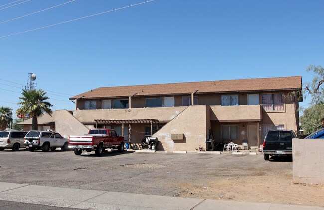 Almeria Apartments in Phoenix, AZ - Building Photo - Building Photo