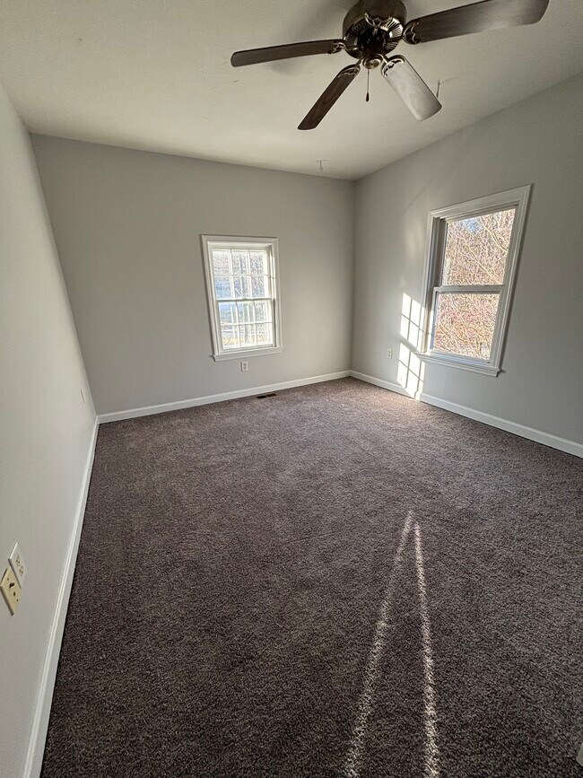 42 Parker Rd in Shirley, MA - Building Photo - Building Photo