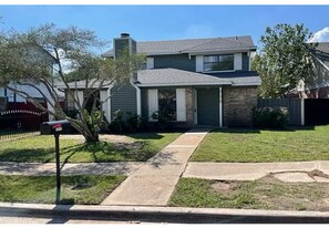 10348 Wood Heights Dr in Dallas, TX - Building Photo