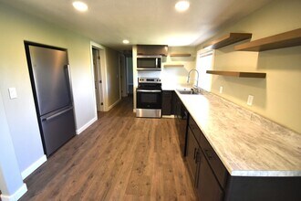 157 Holloway Heights in Brownsville, OR - Building Photo - Building Photo