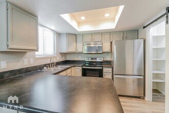2297 N 1125 E in Layton, UT - Foto de edificio - Building Photo