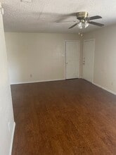 809 SE 4th St in Grand Prairie, TX - Building Photo - Building Photo