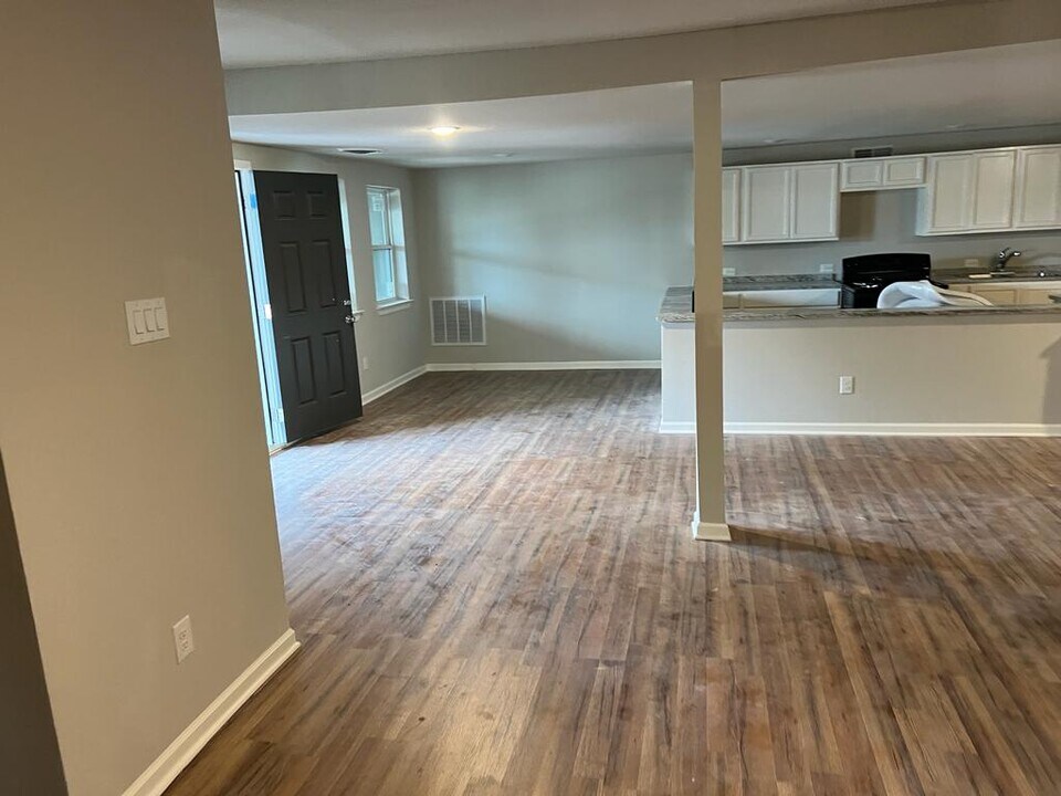 409 W Main St in Whitesboro, TX - Building Photo