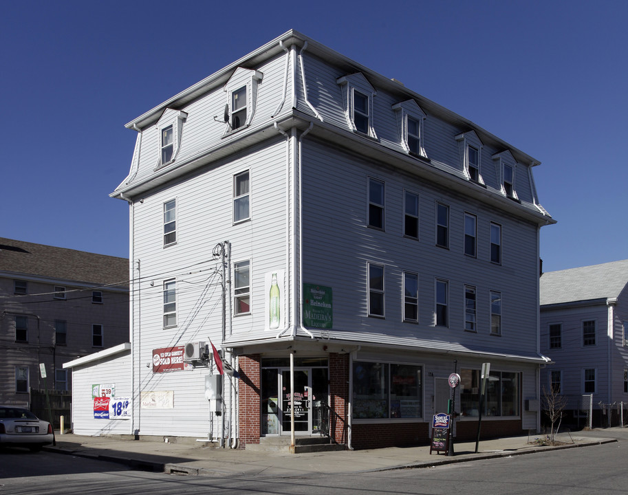 174-176 Ives St in Providence, RI - Building Photo