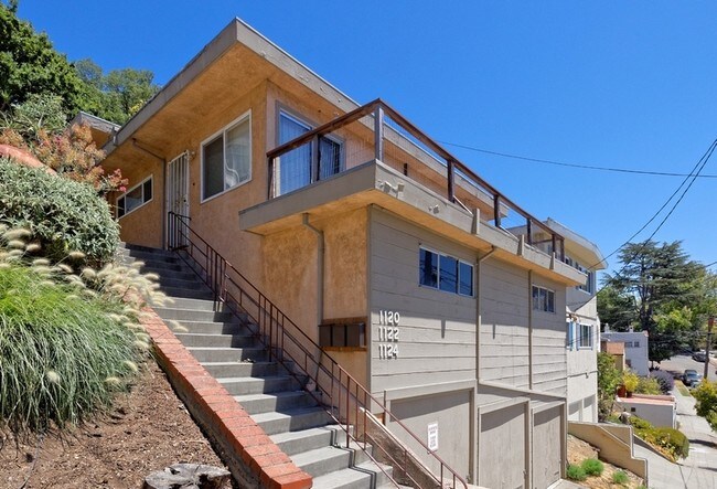 1124 Wellington St in Oakland, CA - Foto de edificio - Building Photo