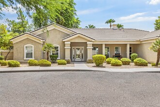 Tierra Antigua Apartments in Mesa, AZ - Foto de edificio - Building Photo