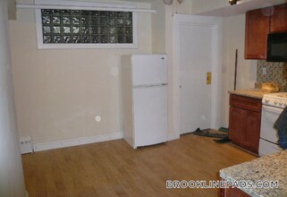 1064 Beacon St in Brookline, MA - Building Photo - Building Photo