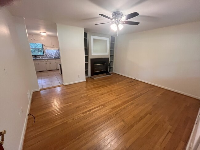 1405 Southland Vista Ct NE in Atlanta, GA - Foto de edificio - Building Photo