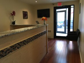 Co-op in Flushing, NY - Building Photo - Building Photo