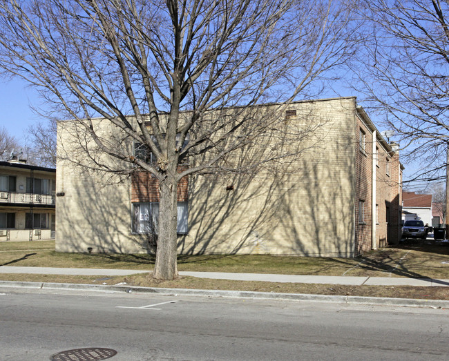 1720 W Devon Ave in Chicago, IL - Building Photo - Building Photo