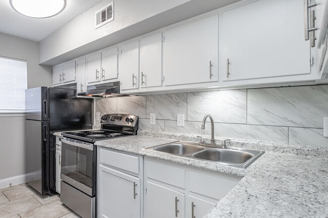 The Foundry Apartments in Little Rock, AR - Building Photo - Interior Photo