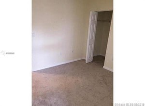 8620 NW 97th Ave-Unit -209 in Medley, FL - Foto de edificio - Building Photo