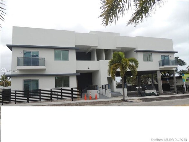 510 foster Rd-Unit -101 in Hallandale Beach, FL - Building Photo - Building Photo