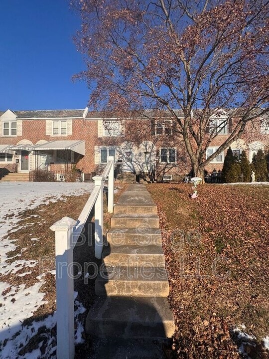 227 Pine St in Glenolden, PA - Building Photo