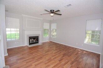 4903 Heritage Plains Dr in Friendswood, TX - Building Photo - Building Photo