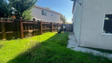 1465 Venice Cir in Stockton, CA - Building Photo - Building Photo