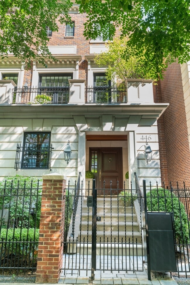 446 W Huron St in Chicago, IL - Building Photo - Building Photo