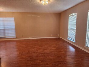 7102 Lo Chalmers Ln in Garland, TX - Building Photo - Building Photo