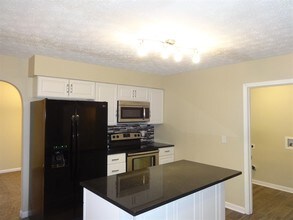 5116 Sand Ct in Groveport, OH - Building Photo - Building Photo