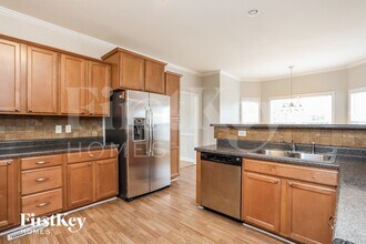 413 Water Mill Ct in Kernersville, NC - Foto de edificio - Building Photo