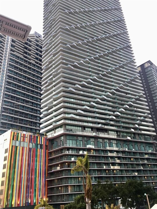 1300 S Miami Ave, Unit 1207 in Miami, FL - Building Photo