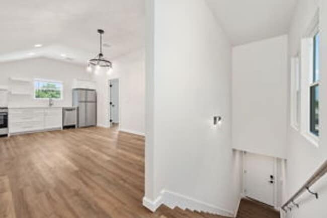 property at 1123 S Delaware Pl