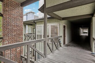 807 W 25th St, Unit 309 in Austin, TX - Foto de edificio - Building Photo