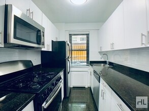 EAST 56 STREET, Unit 1A in New York, NY - Building Photo - Building Photo