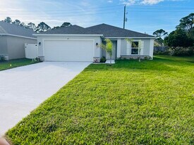 676 Alminar Ave SE in Palm Bay, FL - Building Photo