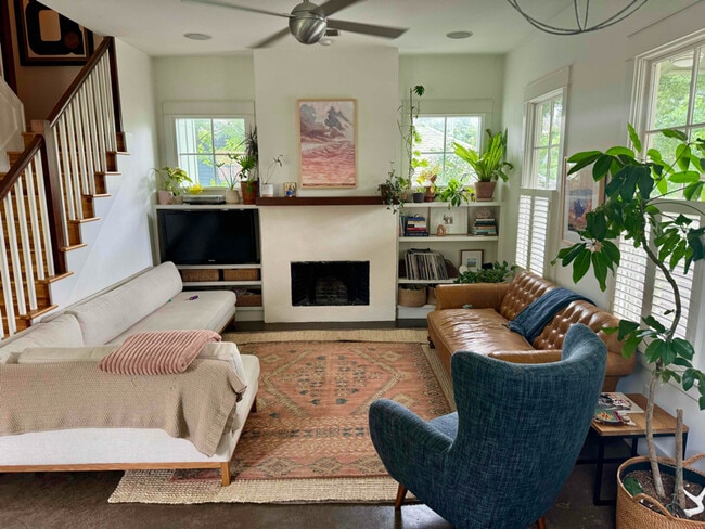 2014 E 11th St in Austin, TX - Foto de edificio - Building Photo