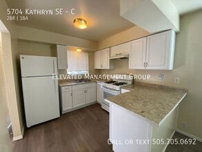 5704 Kathryn Ave SE in Albuquerque, NM - Building Photo - Building Photo