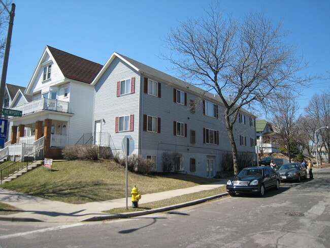 3377 N Oakland Ave