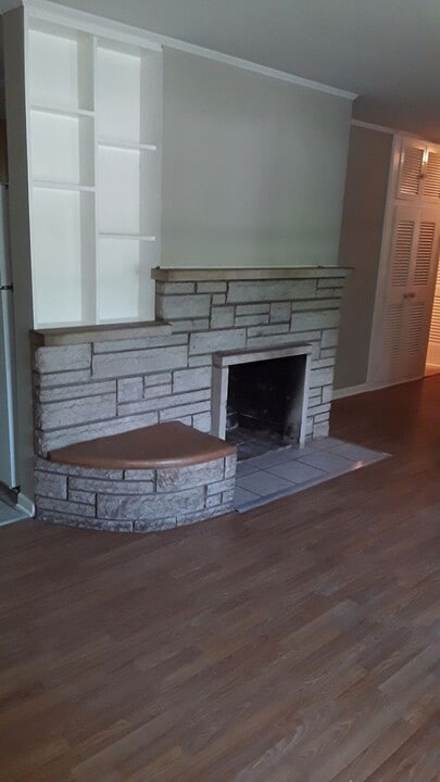 305 Meota St in Park Forest, IL - Building Photo