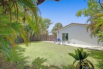 3320 NE 13th Ave in Oakland Park, FL - Building Photo - Building Photo