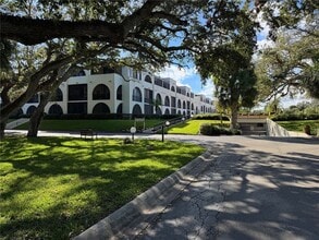 5601 Jimmy Buffett Mem Hwy, Unit 305S in Indian River Shores, FL - Foto de edificio - Building Photo