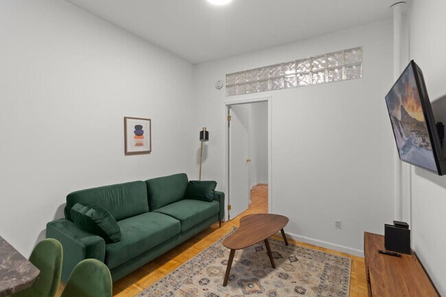 1727 2nd Ave in New York, NY - Building Photo - Building Photo