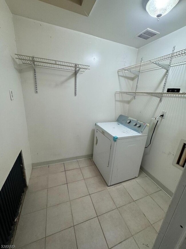 32 Edisonia Terrace in West Orange, NJ - Building Photo - Building Photo
