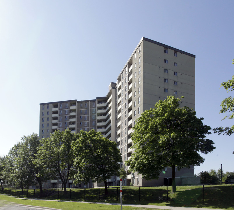 Willowridge Richview in Toronto, ON - Building Photo