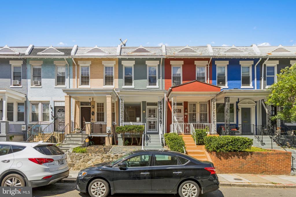 625 Gresham Pl NW in Washington, DC - Building Photo