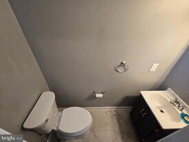 2118 Cedar Barn Way in Woodlawn, MD - Building Photo