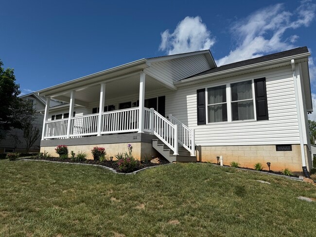 property at 122 S Waverley St