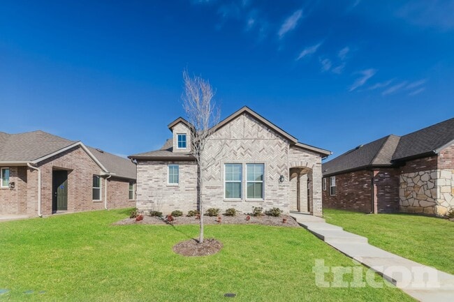 property at 2540 Finch Holw Dr