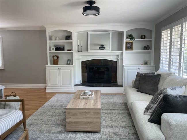 property at 5529 Benton Ave