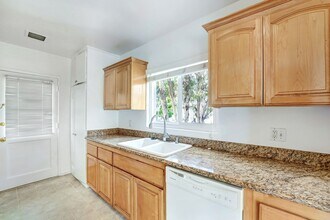 1975 S Beverly Glen Blvd in Los Angeles, CA - Building Photo - Building Photo