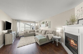 2024 Grayhawk Dr in Aurora, IL - Building Photo - Building Photo