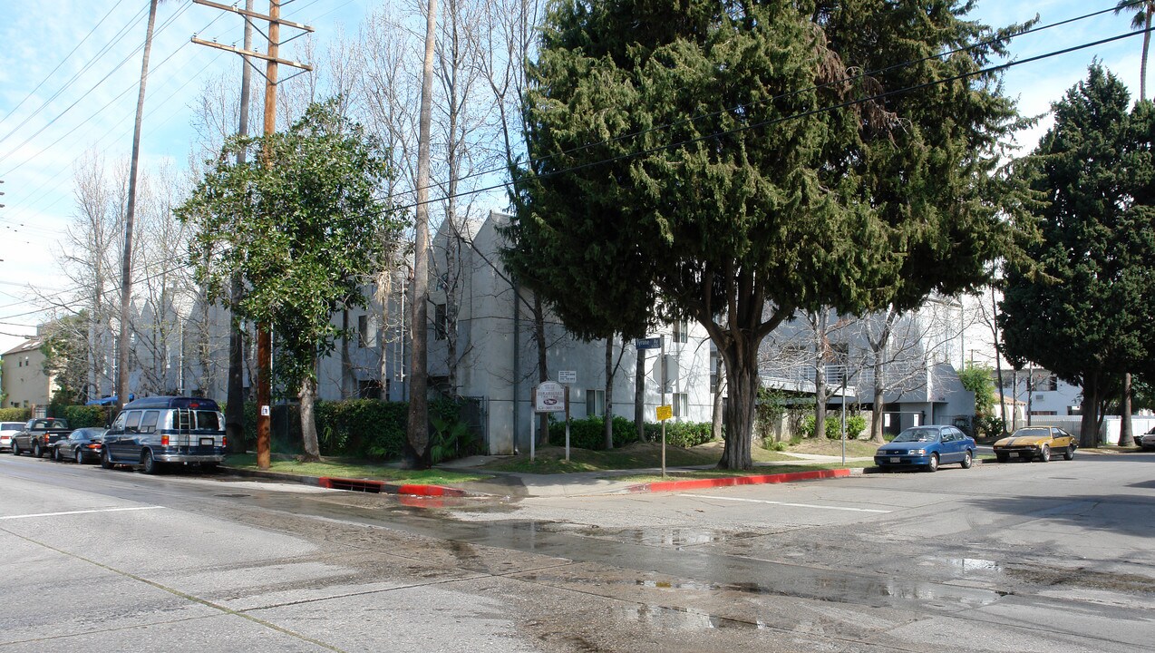 14249-14257 Friar St in Van Nuys, CA - Foto de edificio