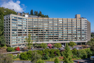 Parkview at Terwilliger Plaza in Portland, OR - Building Photo - Building Photo