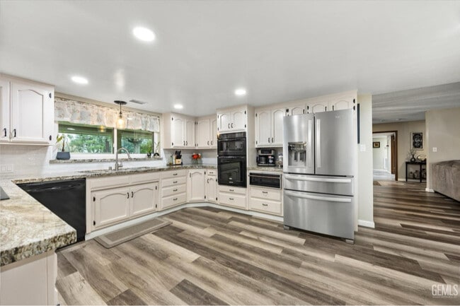 1503 Calle Hermosa in Bakersfield, CA - Building Photo - Building Photo