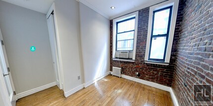 E 13TH ST., Unit 1A in New York, NY - Foto de edificio - Building Photo