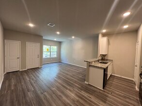 1149 Southwood Dr, Unit F in Huntsville, TX - Foto de edificio - Building Photo